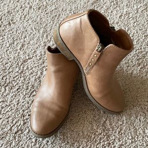 XAPPEAL LEATHER BOOTIES
